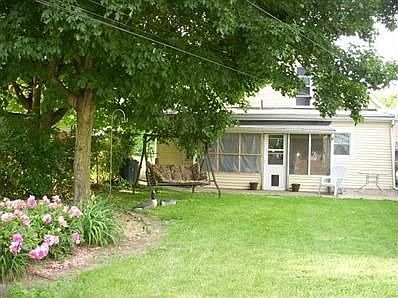3rd image of 307 W Walnut St