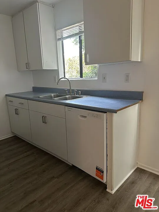2 bed, 2.0 bath, $2,700 — Photo 4