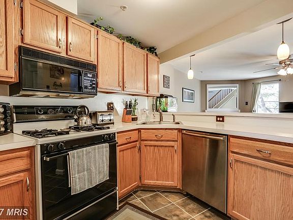 4th image of 3413 Lindenwood Dr