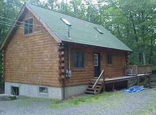 132 Ledgeview Dr, Hawley, PA 18428