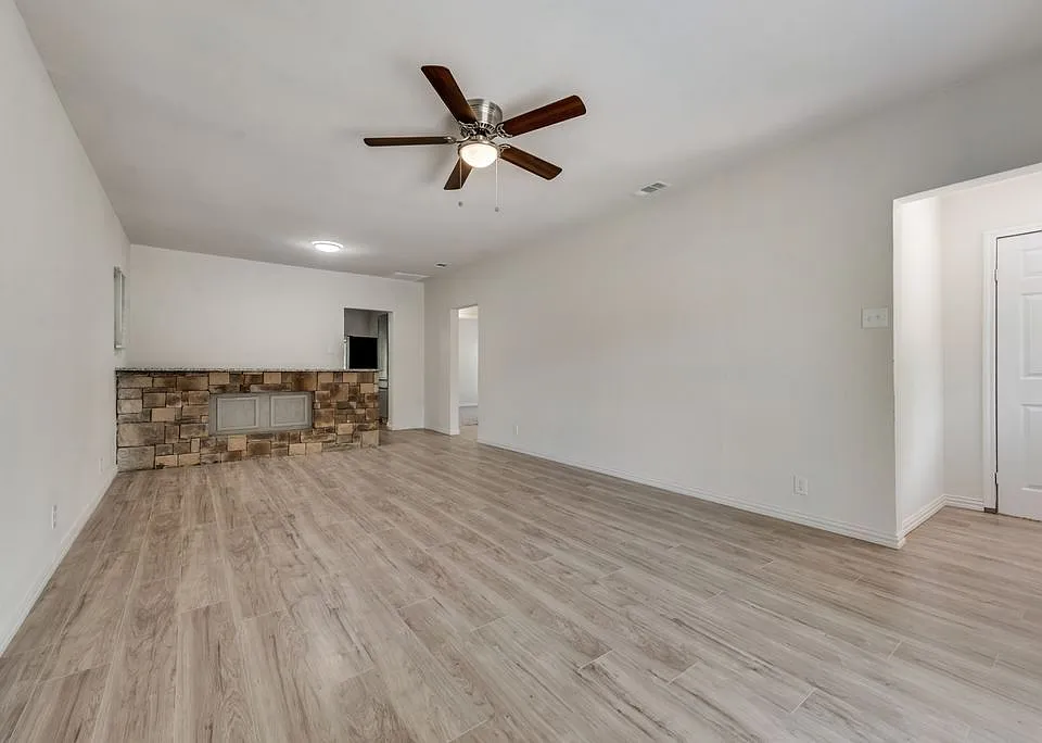 2704 Rosen Ave