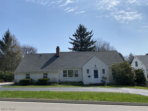 2nd image of 305 E King St