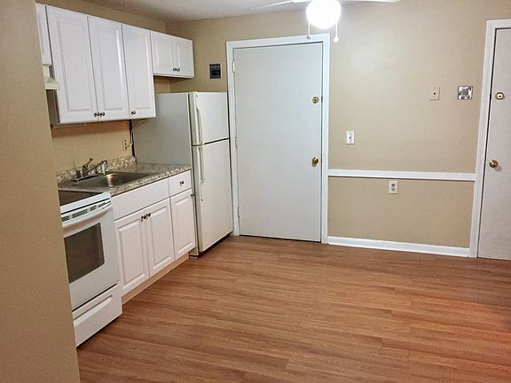 Kitchen - nice & roomy