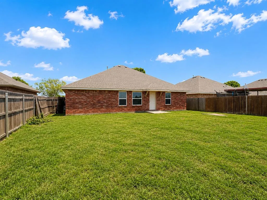 4 bed, 1544 sqft, $2,000 — Photo 4