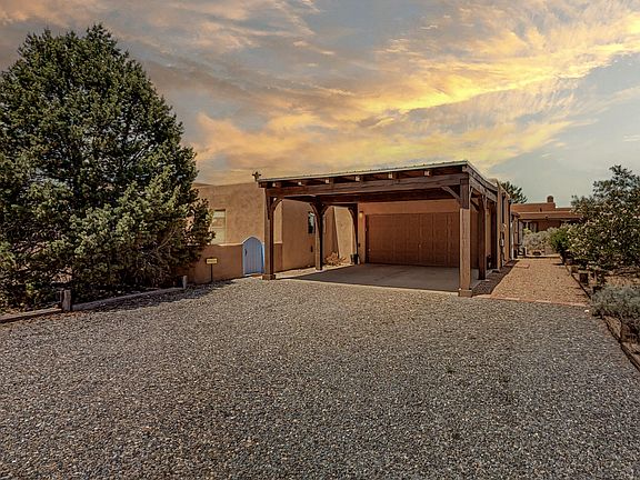 2nd image of 105 Camino De La Tierra