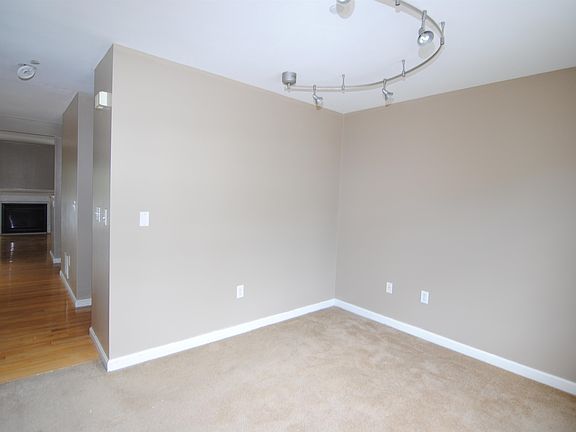 4th image of 75 Barrington Ave
