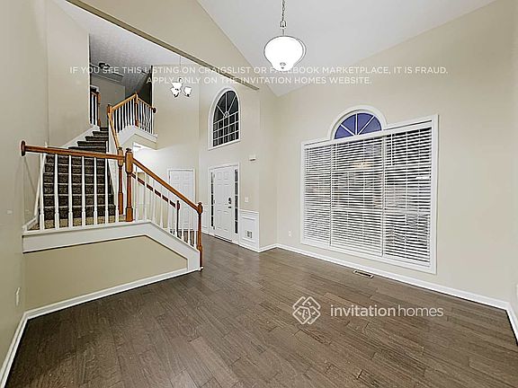 5th image of 532 Chaucer Way
