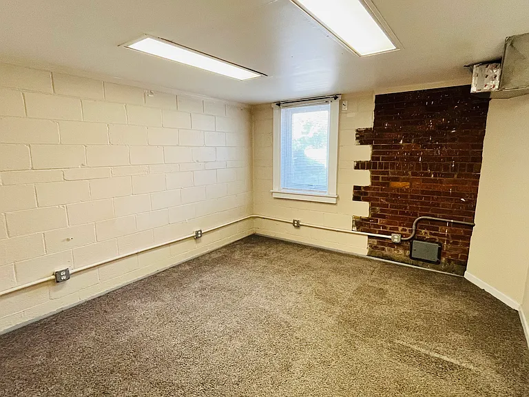 801 Berkley Rd — Photo 28