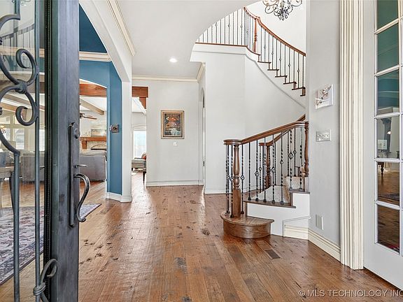 5th image of 6005 W Utica Cir