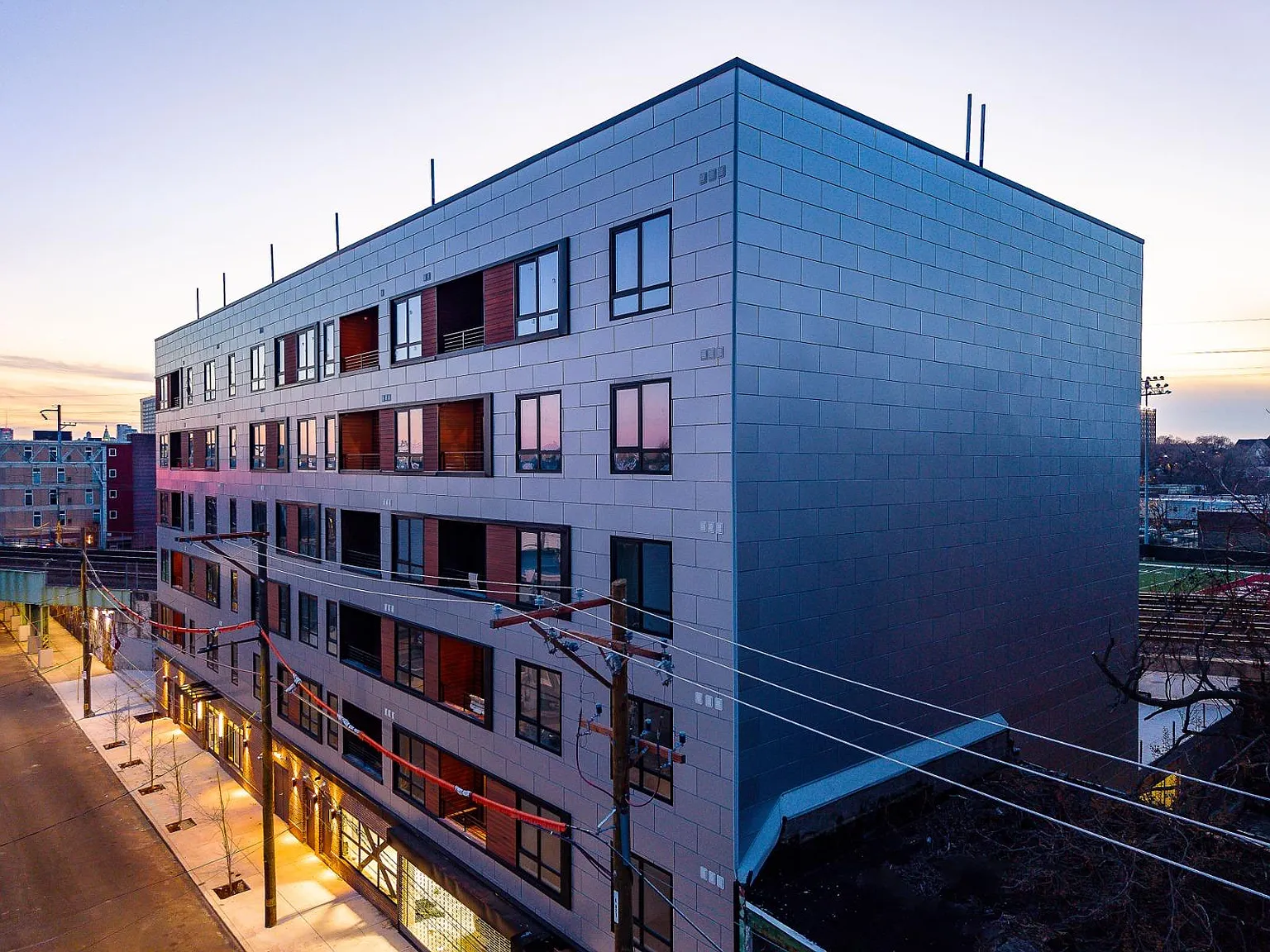 Q10 Luxury Apartments — Photo 4