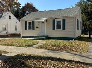 78 Gilman St, Springfield, MA 01118