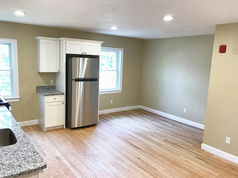 8 Mechanic St #1 — Photo 5
