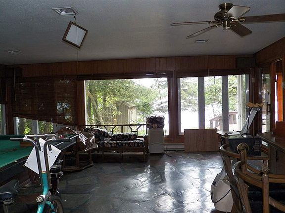 3rd image of 34 Crescent Cir
