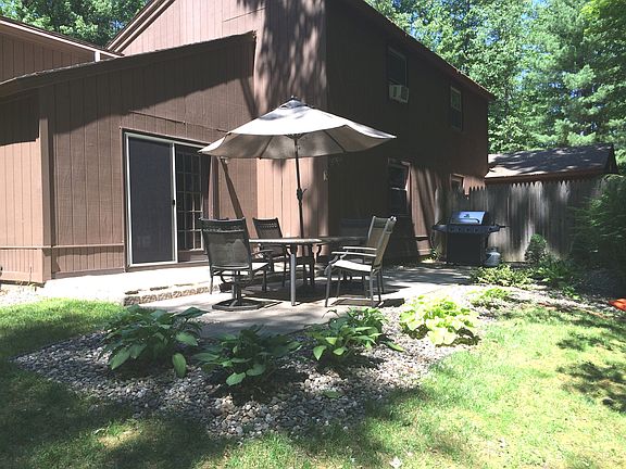 3rd image of 15 Glenbrook Dr