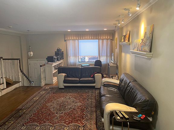 4th image of 57 Claradon Ln