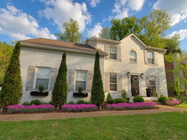 300 Colfax Dr, Old Hickory, TN 37138