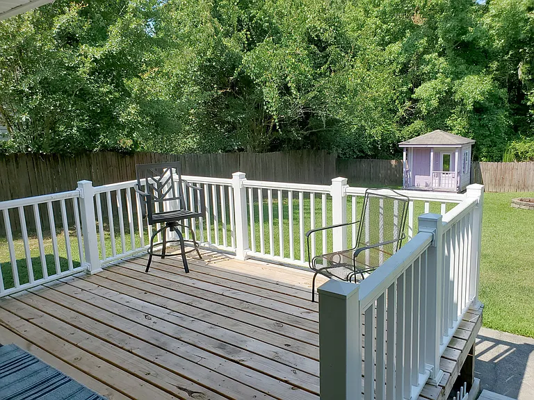 104 Adell Ln — Photo 23