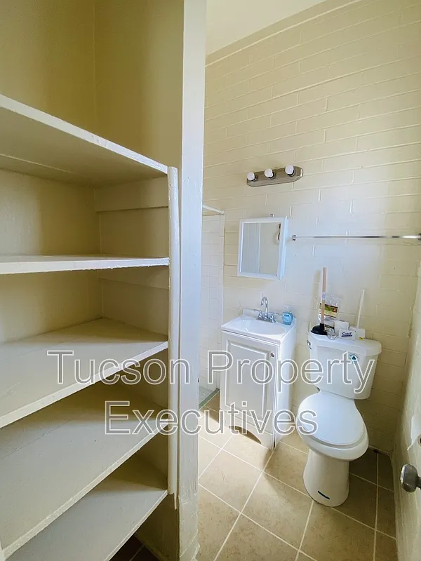 1 bed, 1.0 bath, 450 sqft, $800 — Photo 4