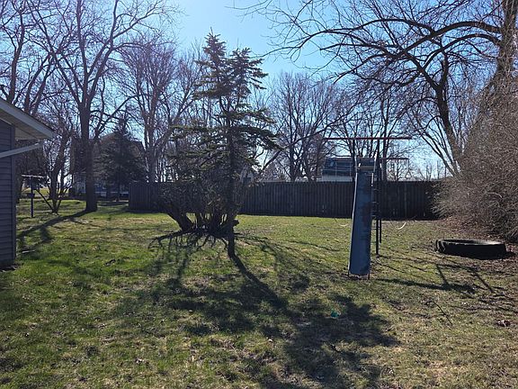 3rd image of 1022 6th Ave