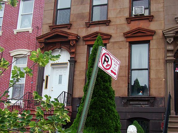 2nd image of 285 Putnam Ave