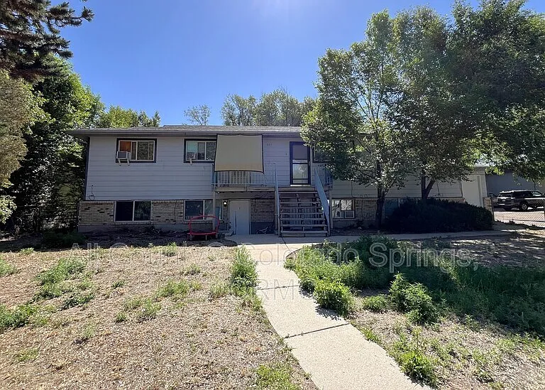 329 Bonnie Ct #1 — Photo 1