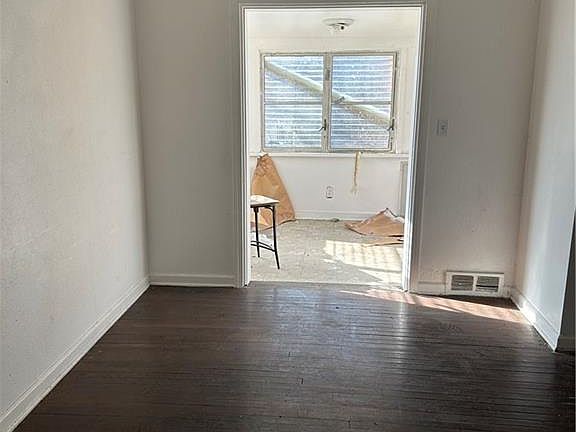 3rd image of 7224 Virginia Ave