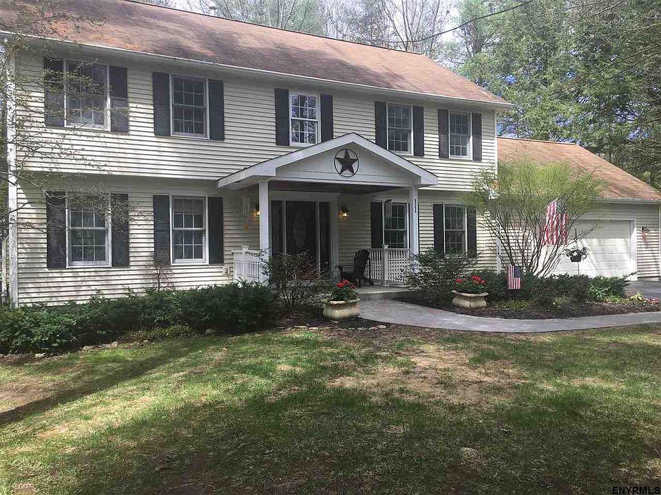 1st image of 11 Briar Ln