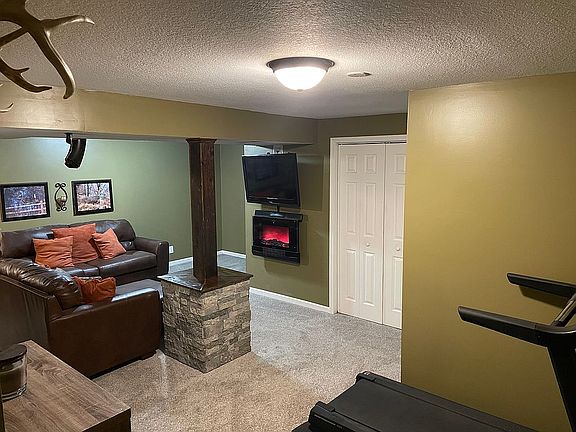 5th image of 19513 Ironwood Dr
