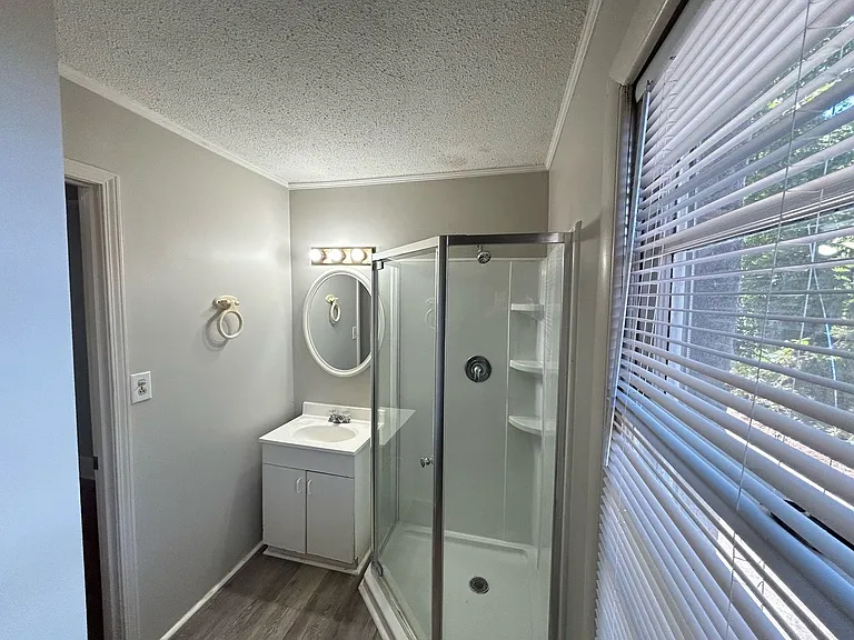1414 S Kilbourne Rd — Photo 3