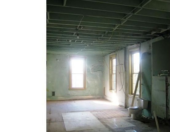3rd image of 2216 Frankford Ave