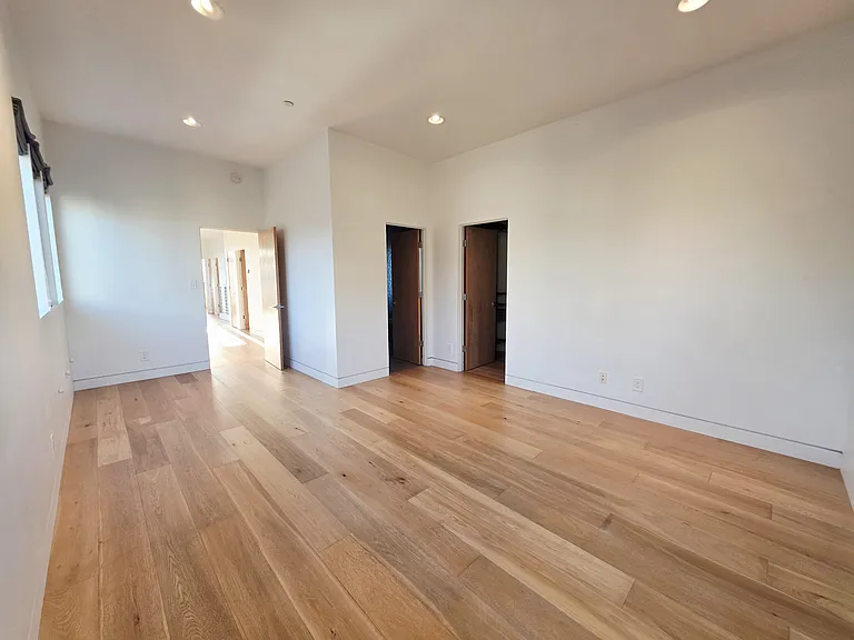 2830 Myrtle St — Photo 18
