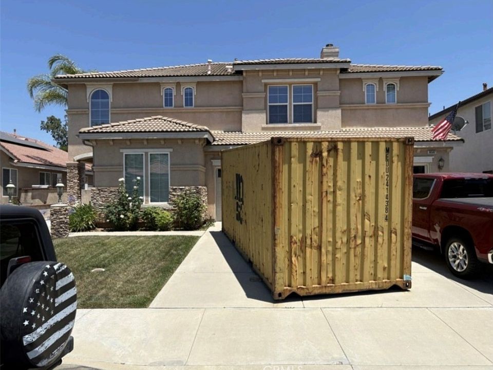 1st image of 36582 Fontaine Dr