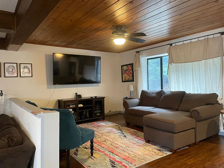 948 Arbula Dr — Photo 3