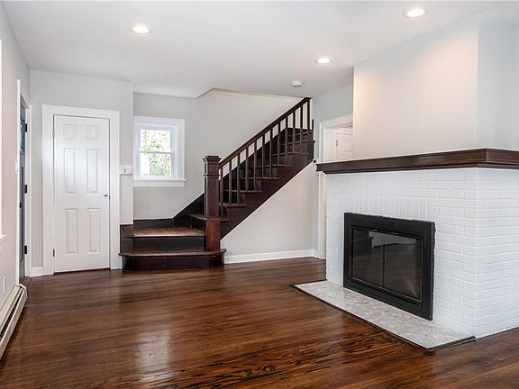 4th image of 63 Longdale Ave