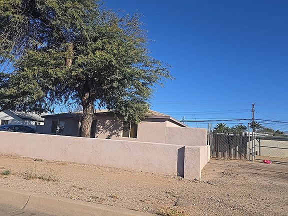 2nd image of 2725 E 22nd St