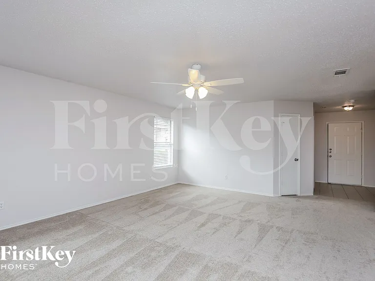 5308 Newcastle Ln — Photo 3