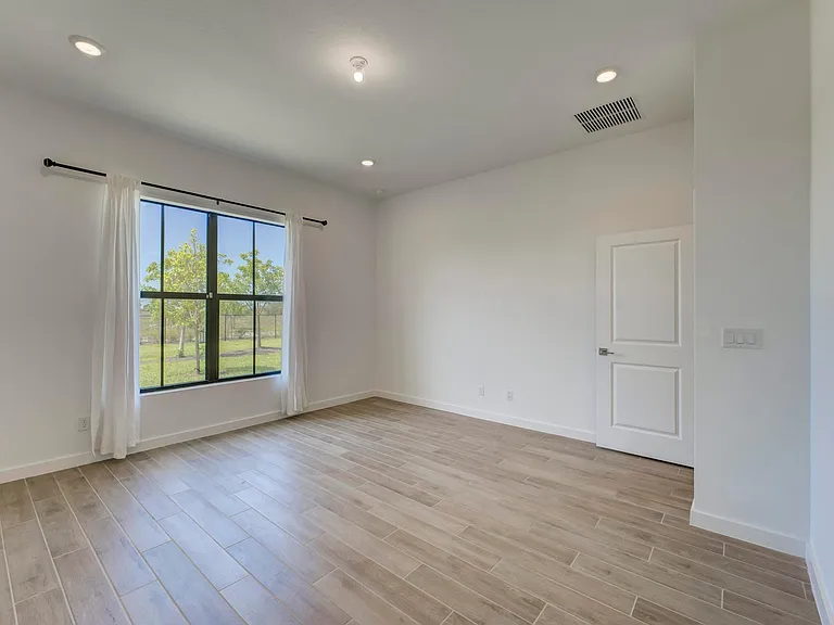 19708 Weathervane Way — Photo 39