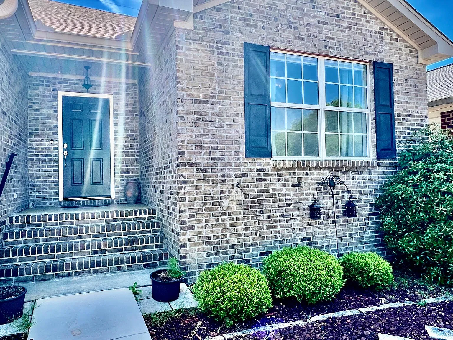 3 bed, 1297 sqft, $1,500 — Photo 2