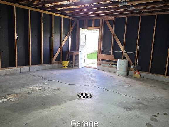 3rd image of 303 W Bosley St