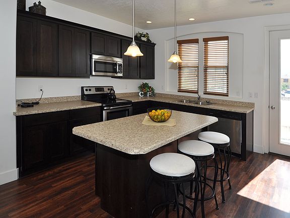 3rd image of 11196 Windward Ln