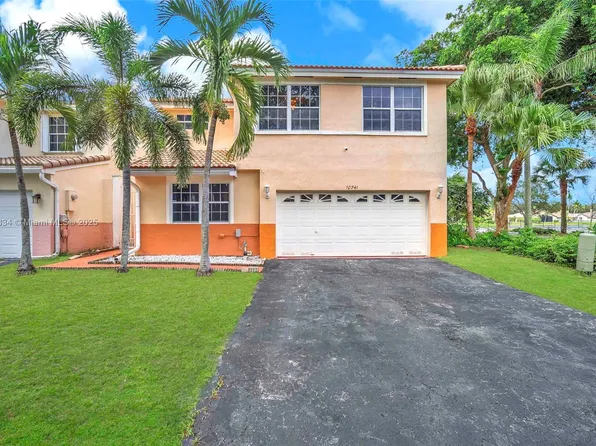 10741 N Saratoga Dr, Cooper City, FL 33026