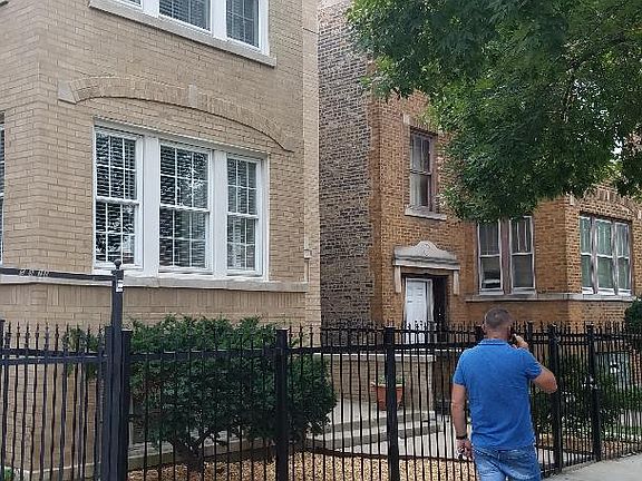 3rd image of 5517 W Congress Pkwy