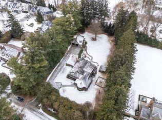 2055 Lakeshore Rd E, Oakville, ON L6J 1M4