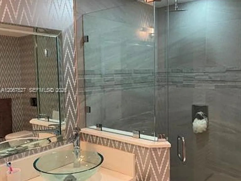 5001 Collins Avenue Cu #14A — Photo 17