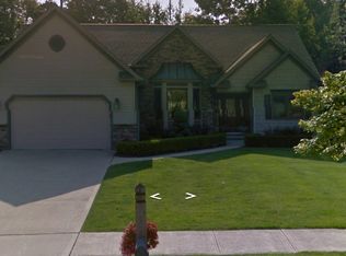 2375 N Bay Dr, Willoughby, OH 44094