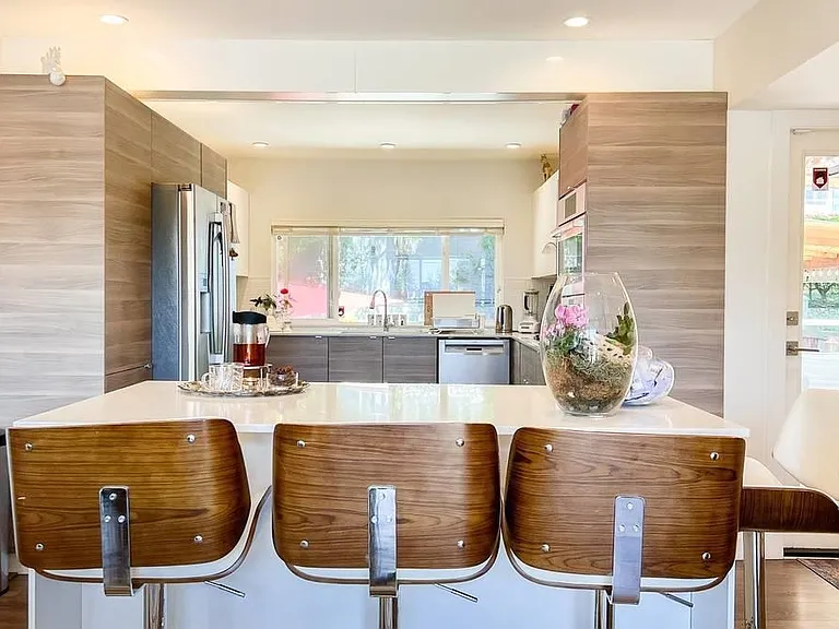 1395 Palmerston Ave #MAIN LEVEL — Photo 15