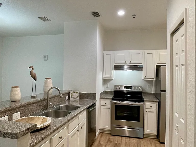 One-bedroom Kitchen