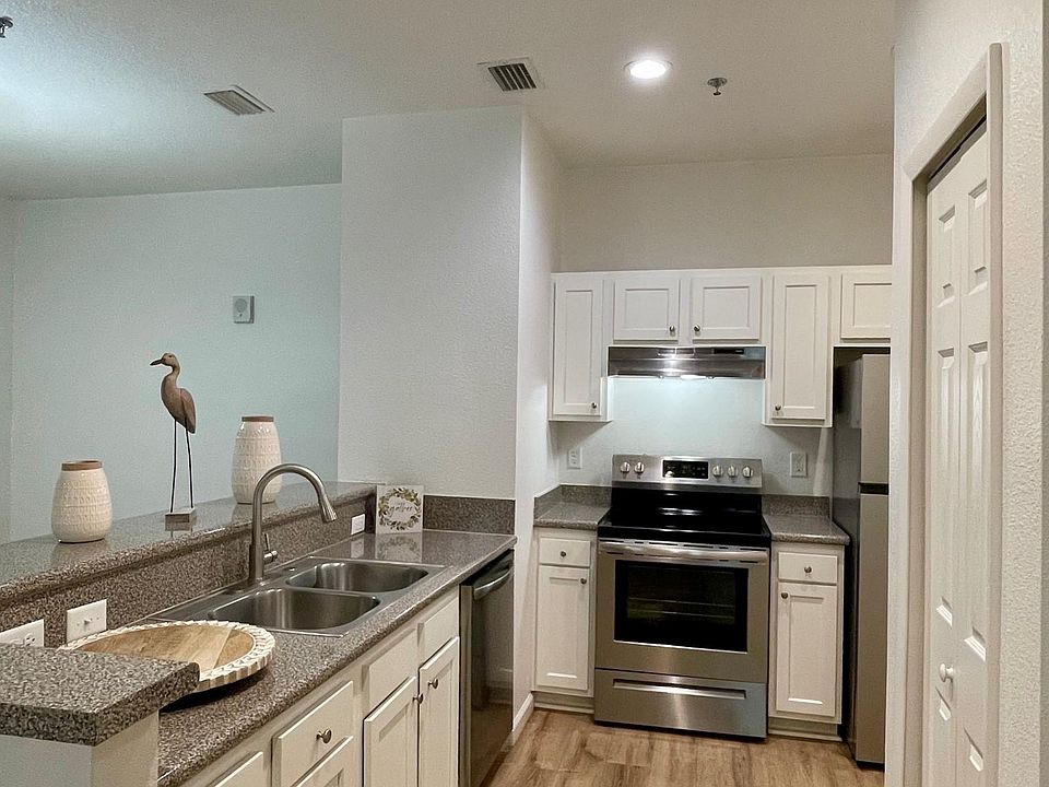 One-bedroom Kitchen