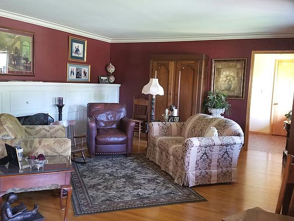 5th image of 1819 Fieldcrest Dr