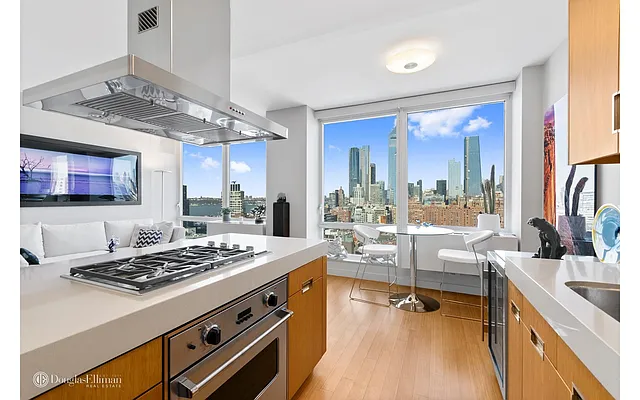 Sold by Douglas Elliman | media 8